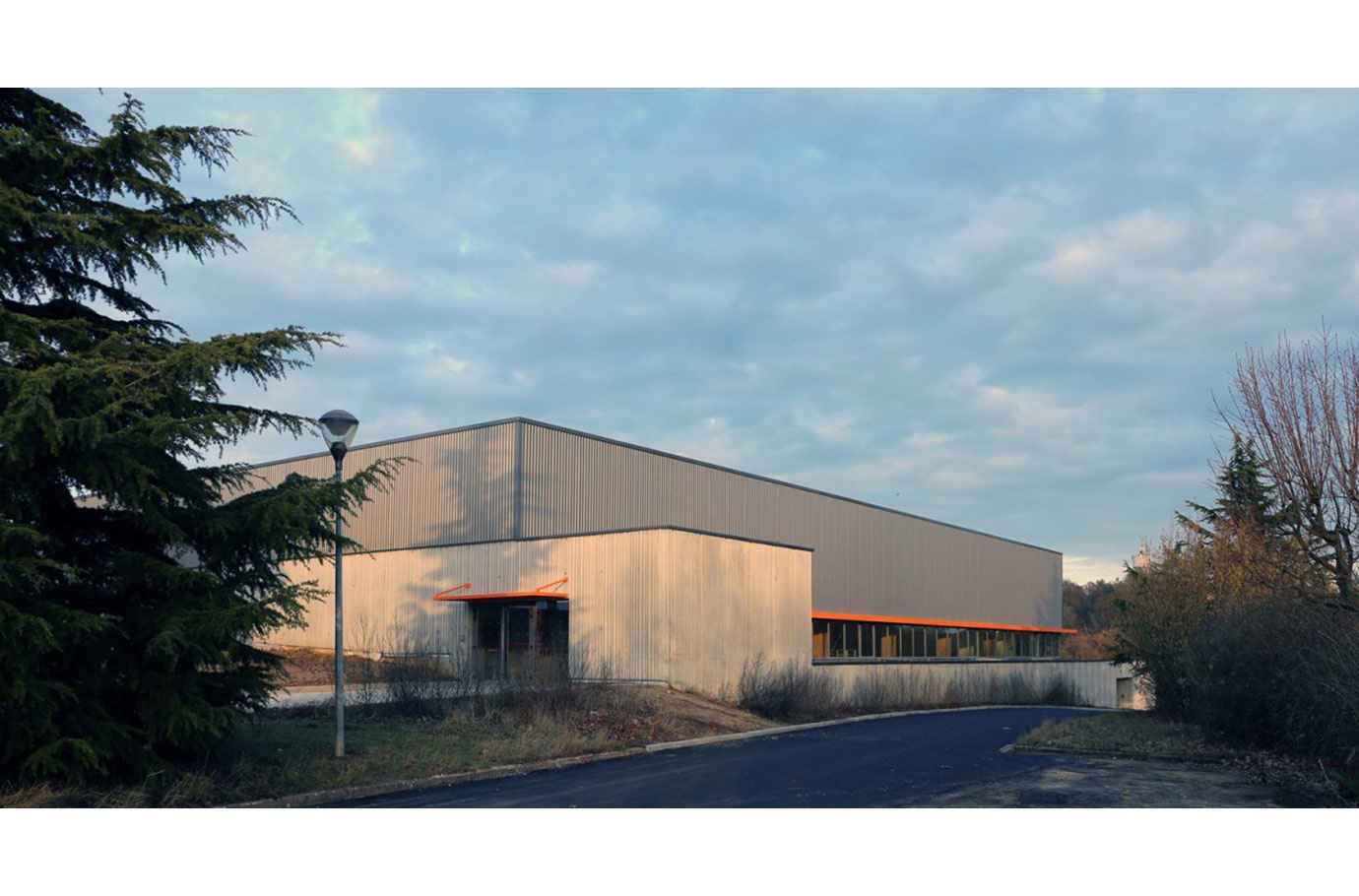 Communauté de communes du Cher à la Loire - Bourgueil & Rouleau architectes Communauté de communes du Cher à la Loire - Bourgueil & Rouleau architectes